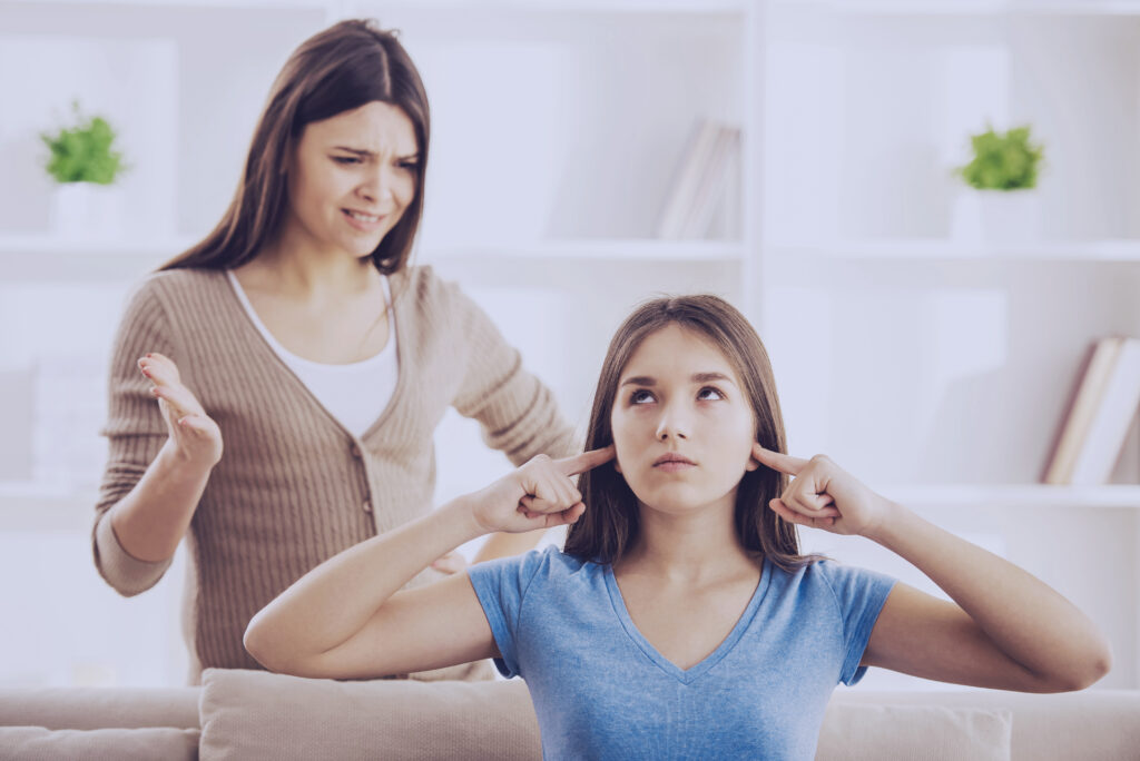 2 young women arguing